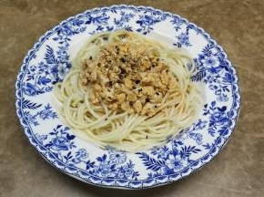 洒入黑椒碎