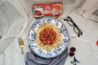 淋入番茄红烩汁即可