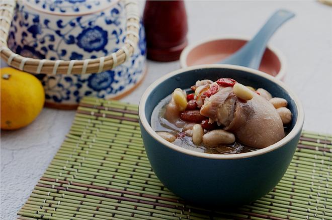 双豆花生炖猪蹄