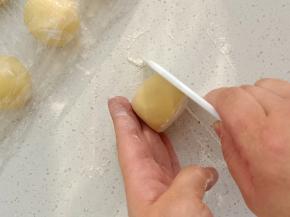 利用刮板整形成正方体