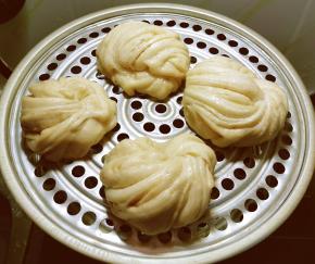 凉水上蒸锅  水开之后蒸20分钟  焖2分钟  