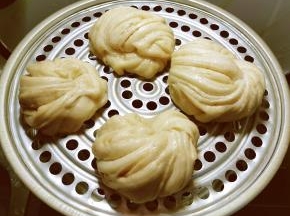 凉水上蒸锅  水开之后蒸20分钟  焖2分钟  