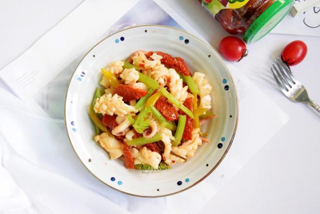 泡椒番茄鱿鱼卷