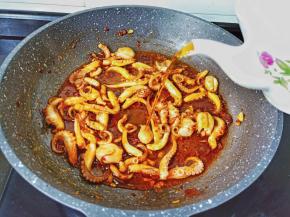 加点料酒去腥。