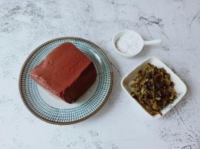 新鲜的猪血炒着吃特别嫩。