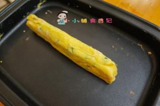 全部卷好以后用硅胶铲整一下 做成比较规整的长方形