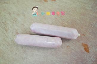 准备两根香肠，我是冷冻的先解冻