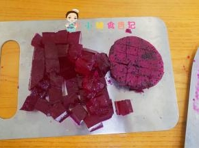 将果冻切块 火龙果切丁