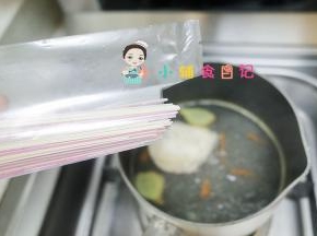 把面条继续放进去煮