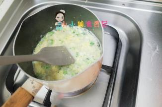 等水重新开后用铲子搅拌一下最后淋一点油即可