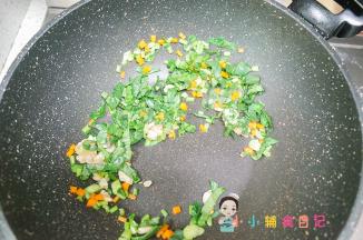 最后加入青菜叶混合