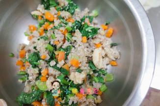 将炒好的料盛出来备用