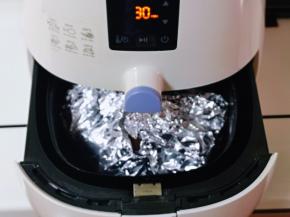 包起来，185度烤30分钟。(一定要用锡纸包起来哈)