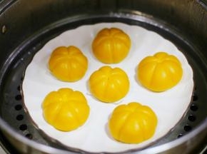上锅大火蒸20分钟。