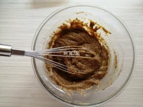 划Z字拌至不见干粉的状态，不要过度搅拌，以免起筋，影响口感
