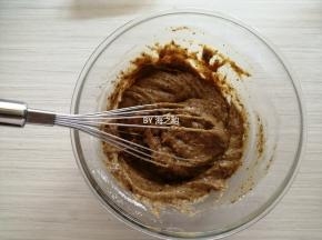 划Z字拌至不见干粉的状态，不要过度搅拌，以免起筋，影响口感