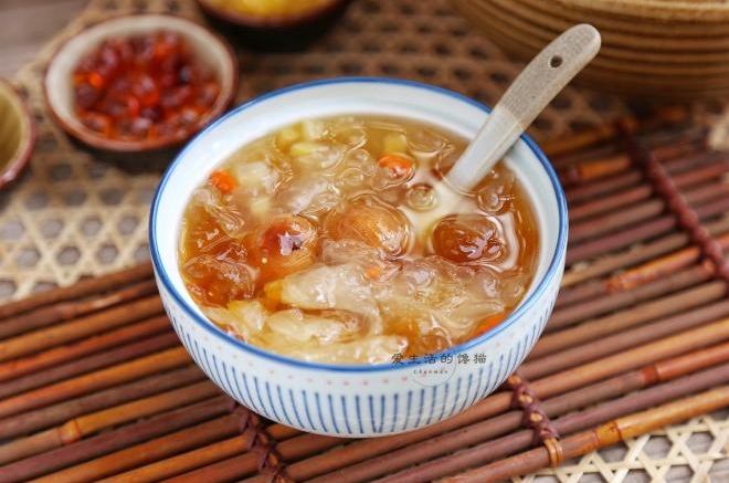 芒果桃胶银耳羹
