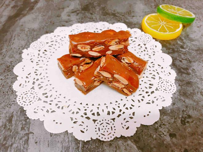 嘎巴脆的太妃杏仁糖