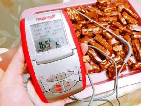 一定要有热度的时候切，不然一凉就变脆没法切了哦