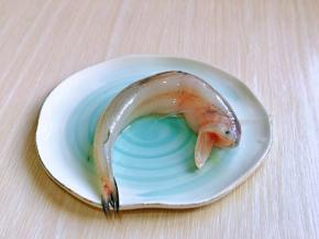 买回来的豆腐鱼，清理干净，第一次买，这嘴巴张的太大了……