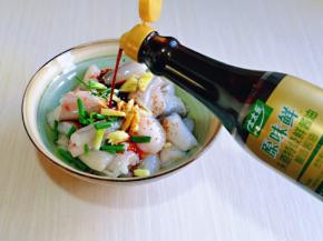 加入原味鲜酱油。