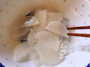 搅拌均匀，腌制半小时