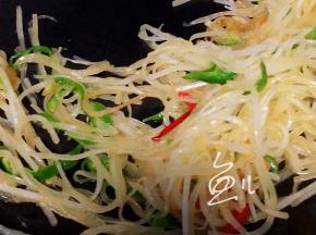 翻炒均匀出锅
