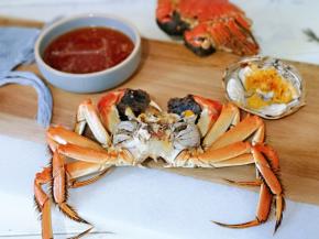 蘸上酱料，可以开动啦！