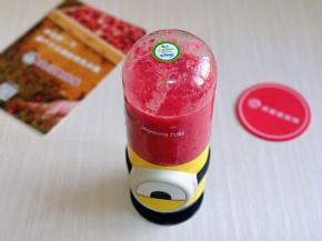 启动果汁杯打成果汁。