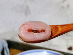 嗯、太好吃了，酸酸甜甜，糯糯的。