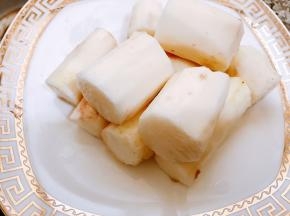 山药去皮隔水蒸熟