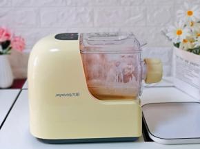 之后启动全自动面条机就可以啦！