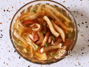 泡发后的萝卜干