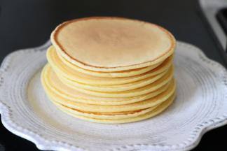 所有的都这样制作，叠放到盘子上。