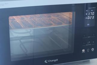 7、长帝烤箱中层170度25分钟左右。