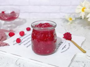 装入消过毒的玻璃瓶中，盖上盖子放入冰箱冷藏保存。