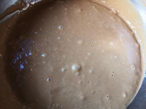 用电动打蛋器搅拌均匀