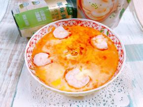 小宝一会儿就吃完了一碗