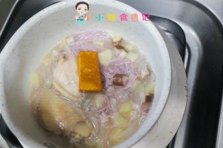 最后加入咖喱块融化即可