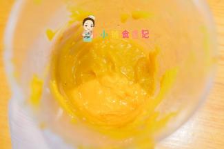 打成这样细腻的泥，牛奶可以根据自己的喜欢增减