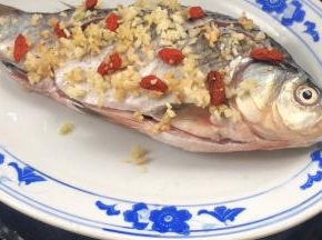 放入开水锅中，大火蒸7分钟