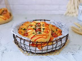 取出烤好的面包，香葱四溢。