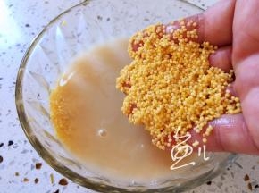 小米用清水淘洗干净