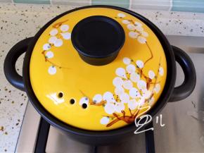 煮沸后盖盖，小火煮10分钟