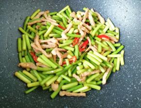 最后放太太乐原味鲜翻炒均匀出锅。