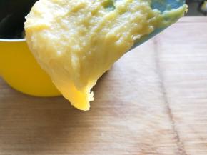 直到拉起面糊成倒三角状态