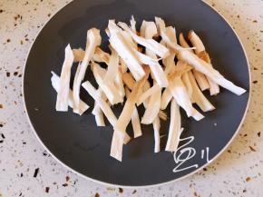 杏鲍菇撕成细条