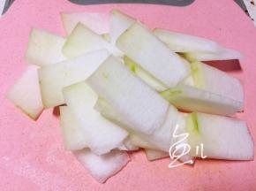 腌制虾仁的时候，冬瓜切片