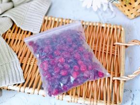 装入密封袋或者密封罐都可以，放入冰箱冷藏保存。