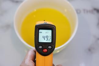 放至油温降到50度以下。